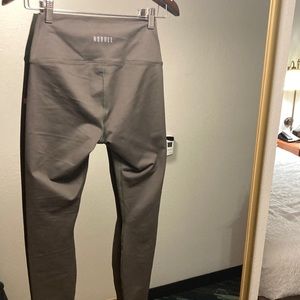 No bull yoga pants size small